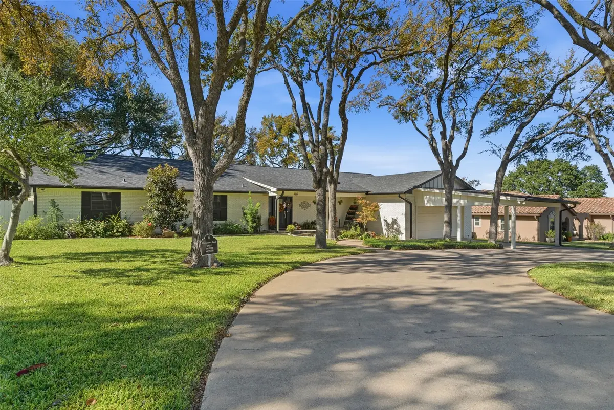 4017 Fairway Drive, Granbury, TX 76049 - Image #1