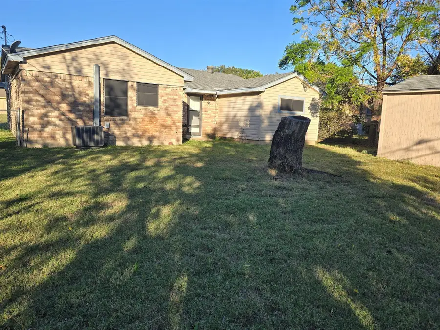 6310 Silvery Moon Drive, Dallas, TX 75241 - Image #2