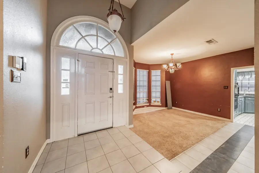 6901 Blake Drive, Arlington, TX 76001 - Image #3