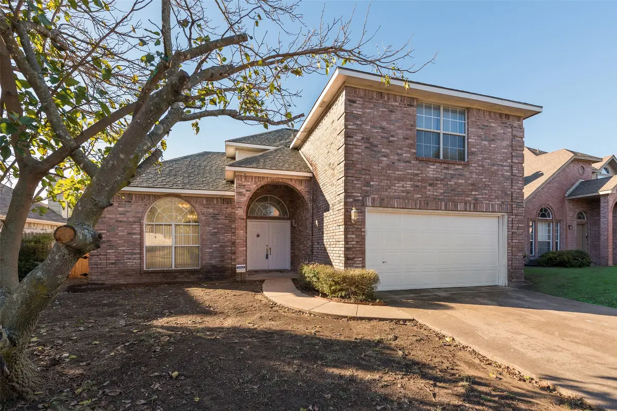 232 W Willow Creek Drive, Glenn Heights, TX 75154 - Image #1