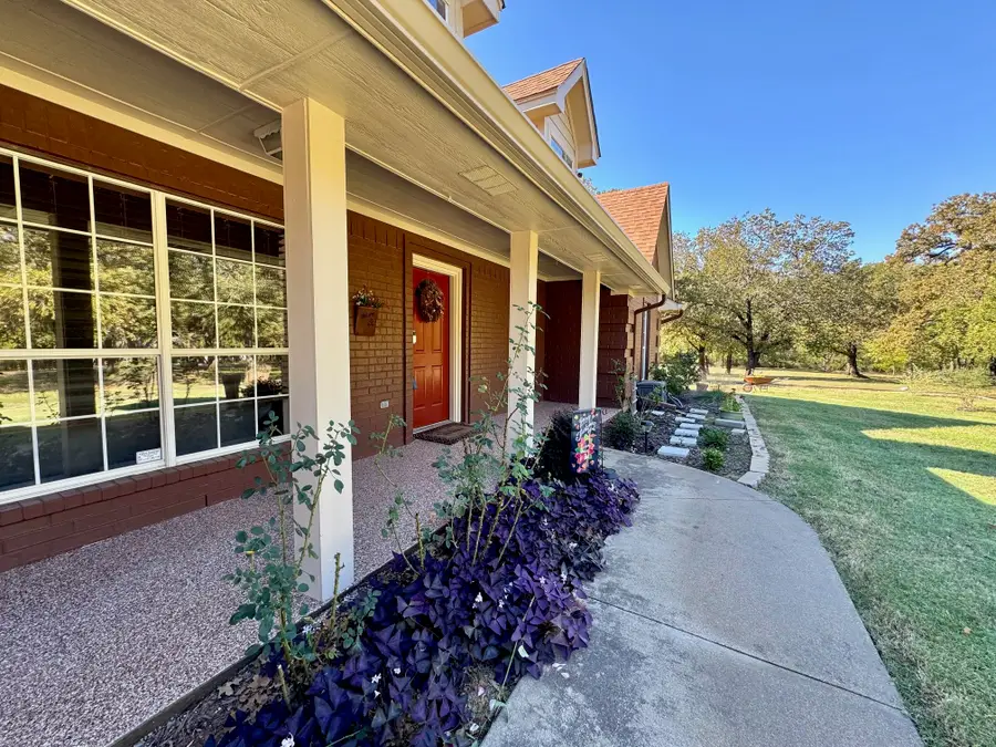 4104 Black Oak Drive, Cleburne, TX 76031 - Image #2