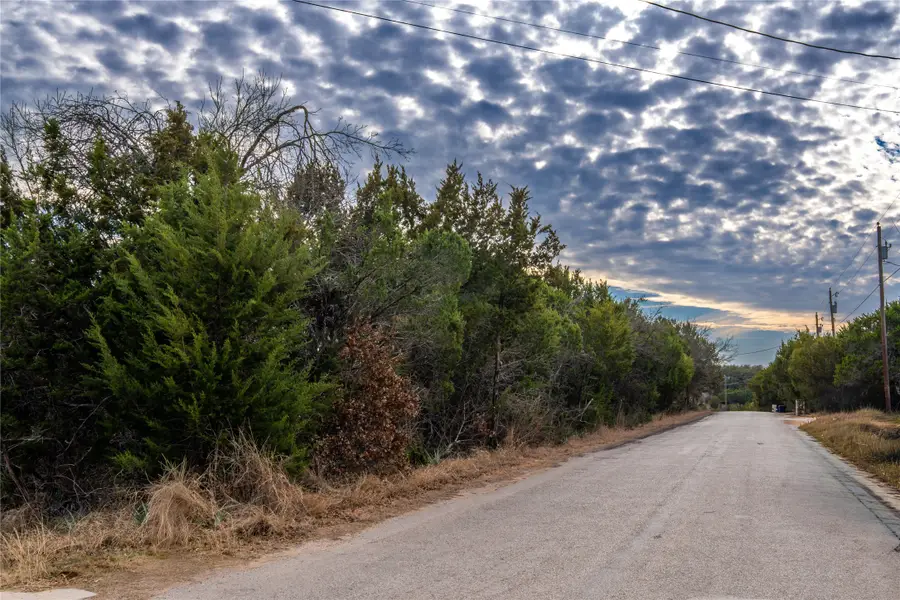 917 Bobcat Trail, Granbury, TX 76048 - #2