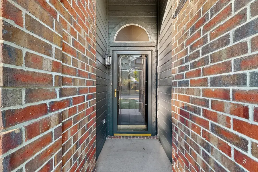 3305 Galaway Bay Drive, Grand Prairie, TX 75052 - Image #2