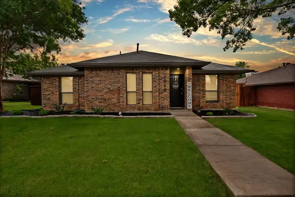 1916 Avignon Court, Carrollton, TX 75007