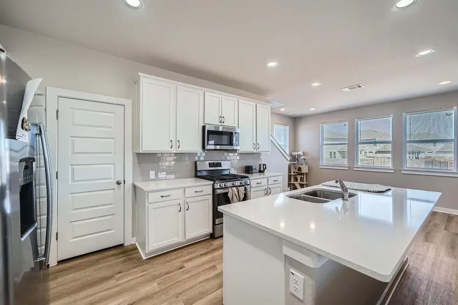 105 Tall Grass Drive, Georgetown, TX 78628 - Image #3