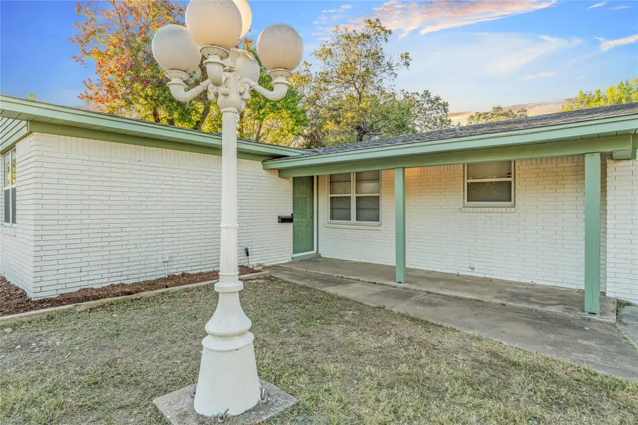 112 E Dawn Drive, Waco, TX 76706 - Image #2