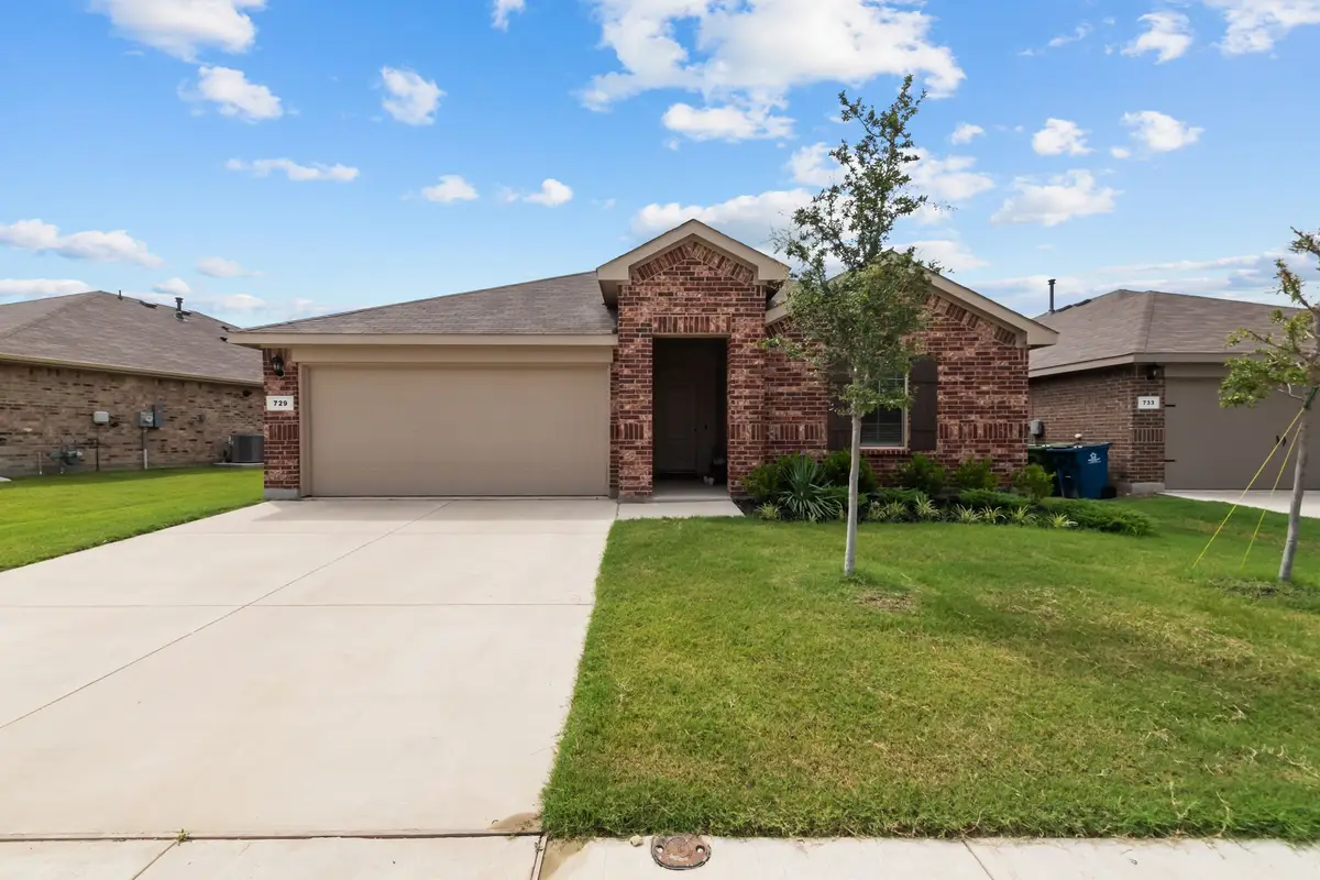729 Emmons Creek Street, Justin, TX 76247 - Image #1