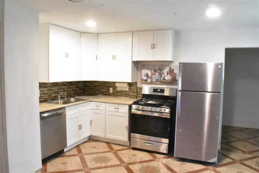 6040 Prothrow Street, Fort Worth, TX 76112 - Image #2