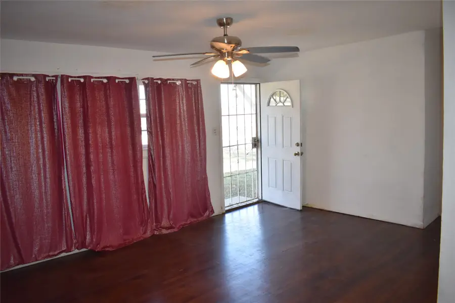 6040 Prothrow Street, Fort Worth, TX 76112 - Image #3