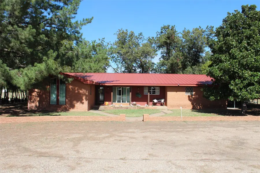 1621 W Main Street, Munday, TX 76371 - Image #3