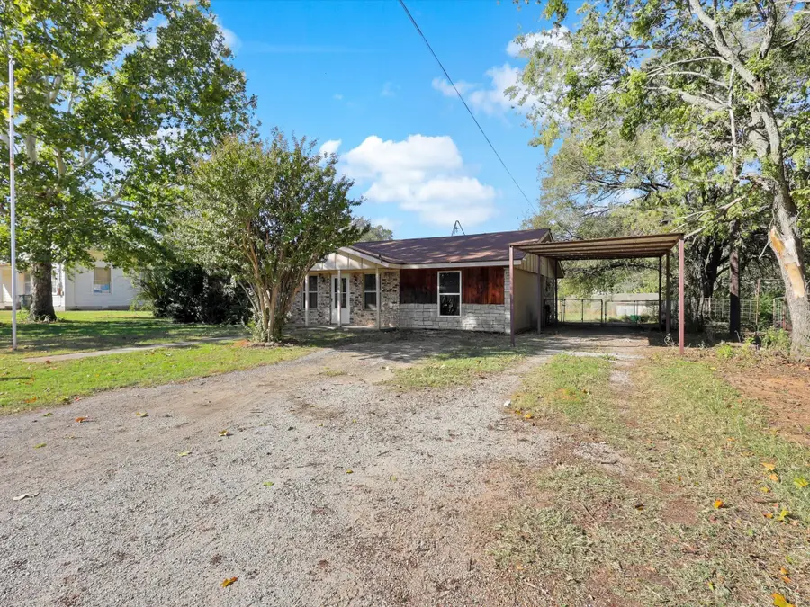 104 N Mimosa Street, Paradise, TX 76073 - Image #2