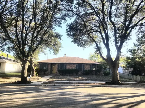 833 Oakland Street, Grand Prairie, TX 75052