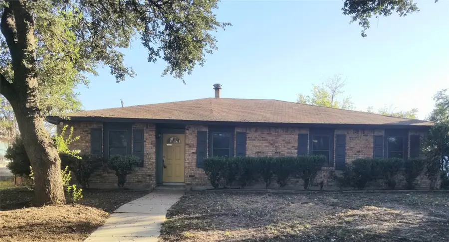 833 Oakland Street, Grand Prairie, TX 75052 - Image #2