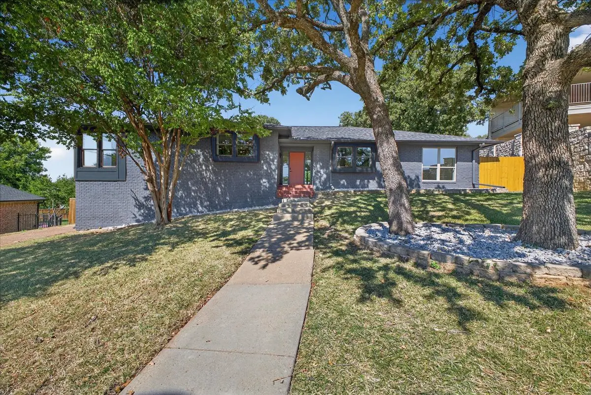 250 Oak Hill Drive, Trophy Club, TX 76262 - Image #1