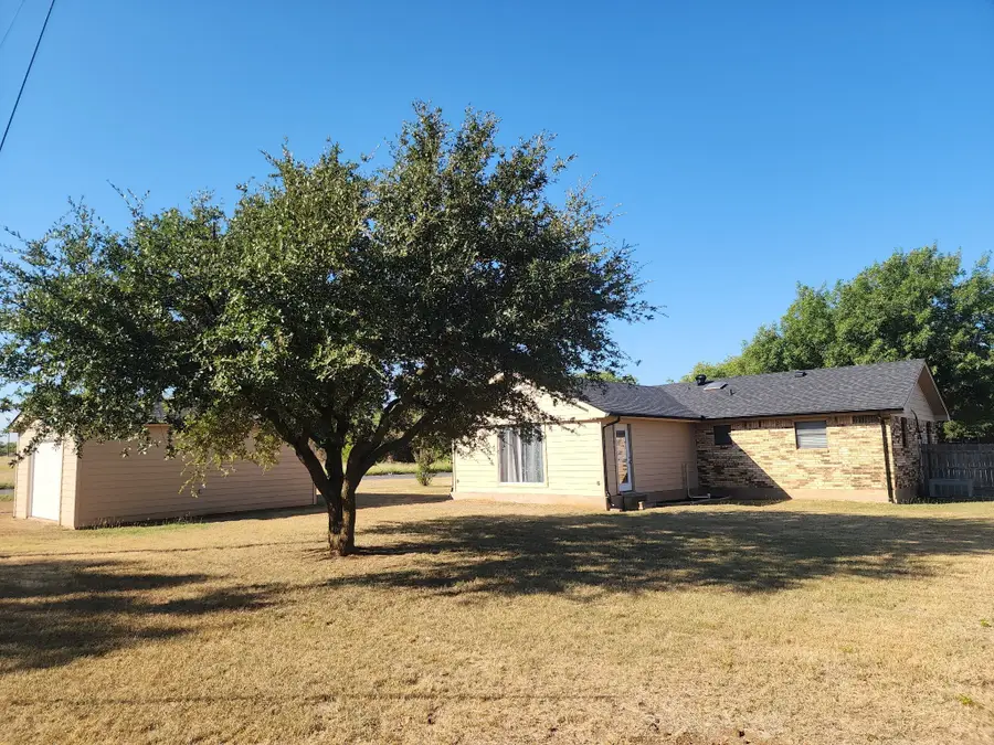 200 Pembrook Drive, Breckenridge, TX 76424 - Image #2
