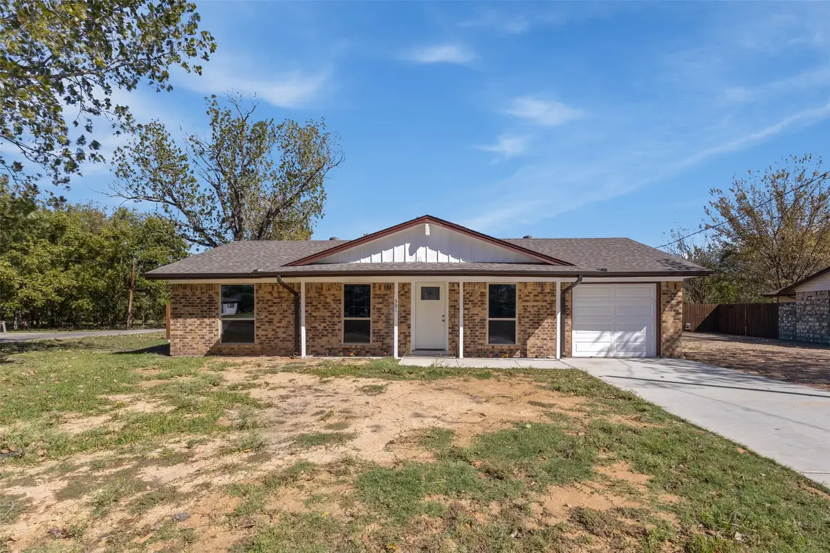301 Suzanne Street, Palmer, TX 75152 - Image #1
