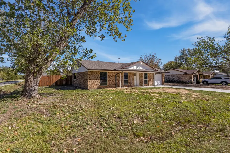 301 Suzanne Street, Palmer, TX 75152 - Image #3