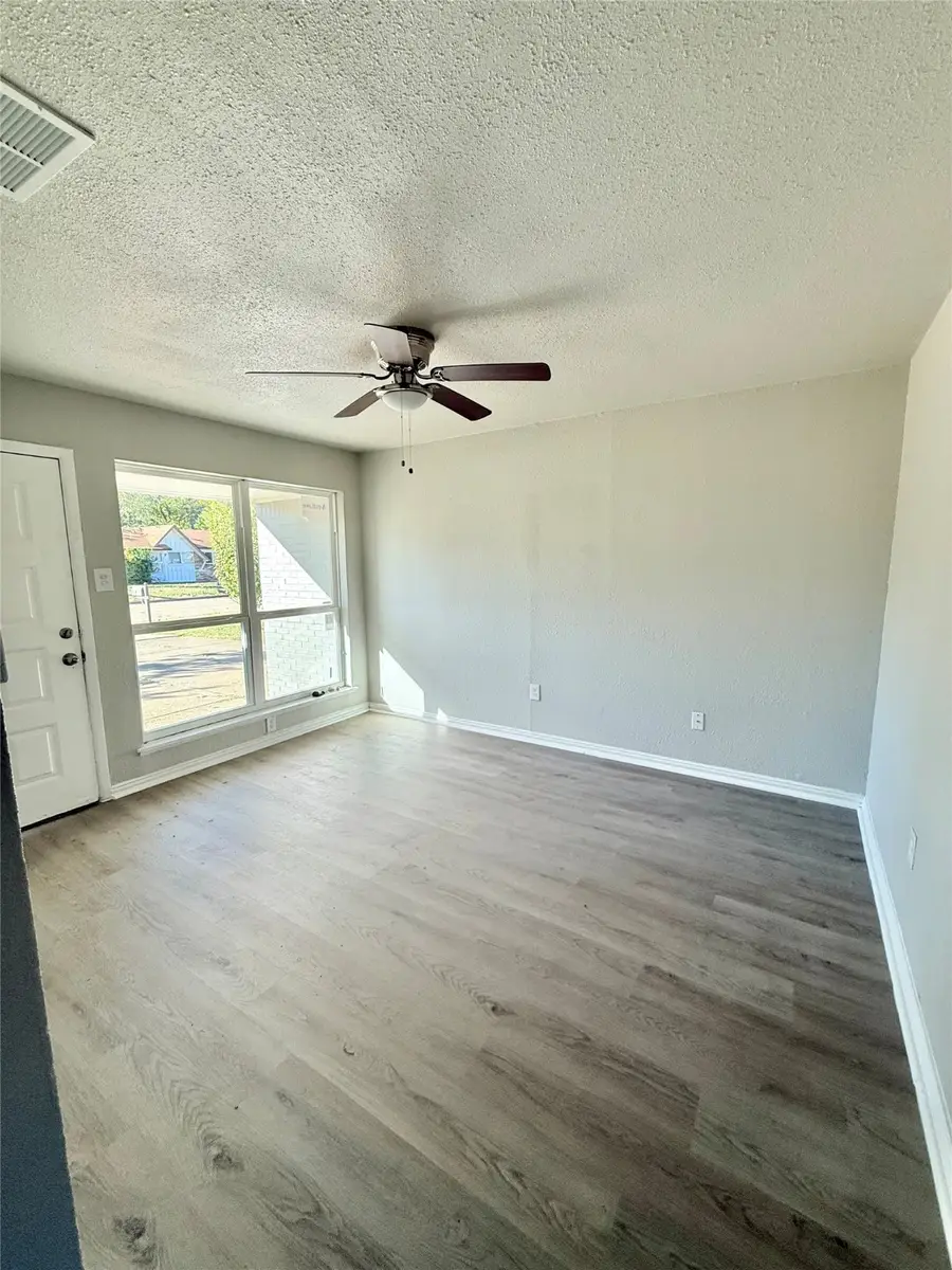 5713 Emerson Drive, Watauga, TX 76148 - Image #2