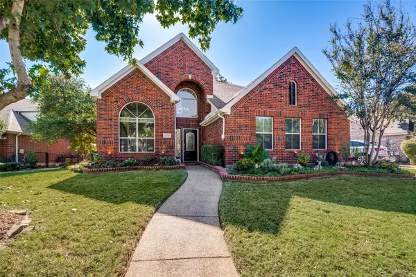 8810 Edgelake Trail, Rowlett, TX 75088