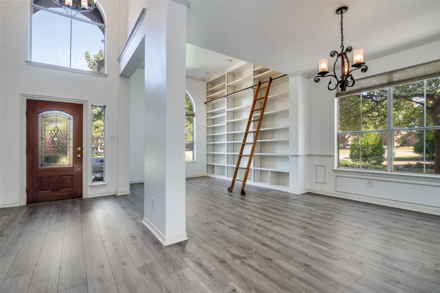 8810 Edgelake Trail, Rowlett, TX 75088 - Image #2