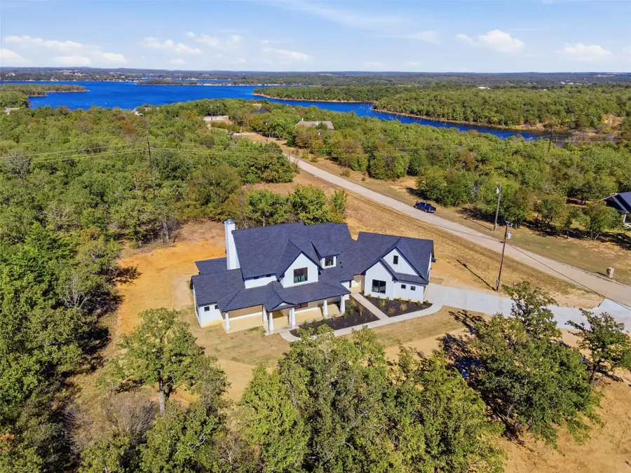 1552 Lakeridge Boulevard, Sunset, TX 76270 - Image #3