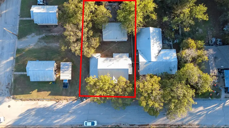 611 W College Street, Jacksboro, TX 76458 - Image #2