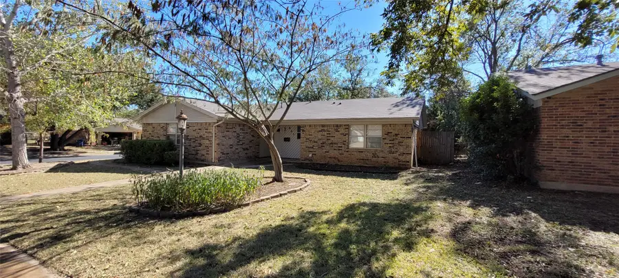 801 Redbud Street, Crowley, TX 76036 - Image #2