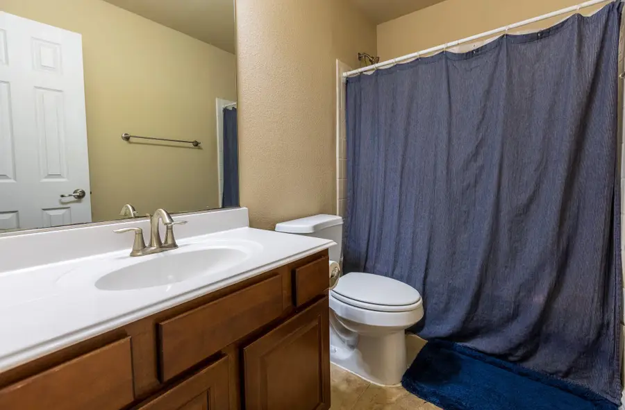 804 W Bend Boulevard, Burleson, TX 76028 - Image #2