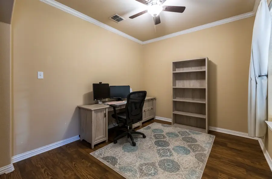 804 W Bend Boulevard, Burleson, TX 76028 - Image #3