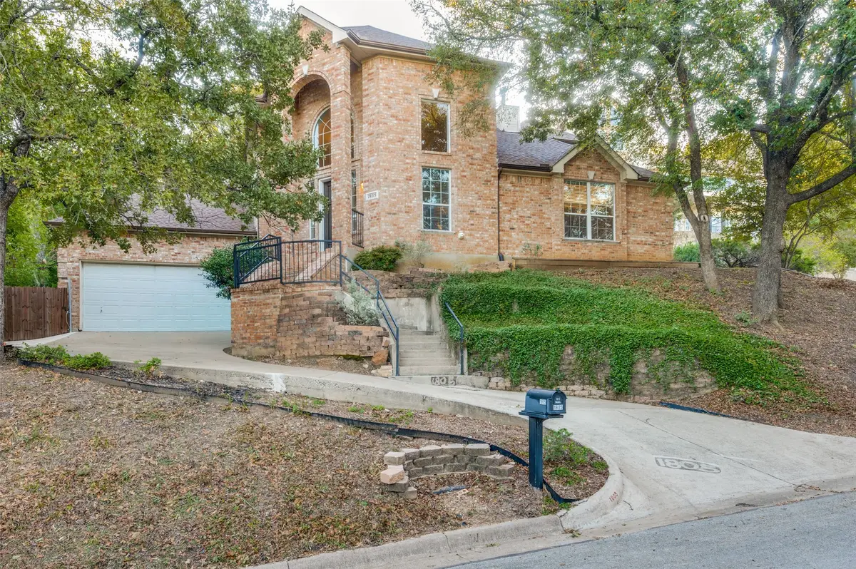 1805 Old Oak Drive, Arlington, TX 76012 - Image #1