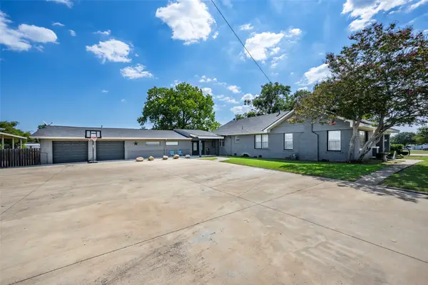 2908 Carson Street, Haltom City, TX 76117