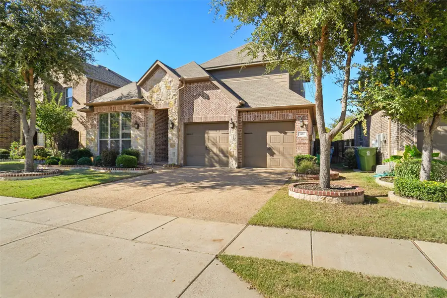 1021 Olivia Drive, Lewisville, TX 75067 - Image #2