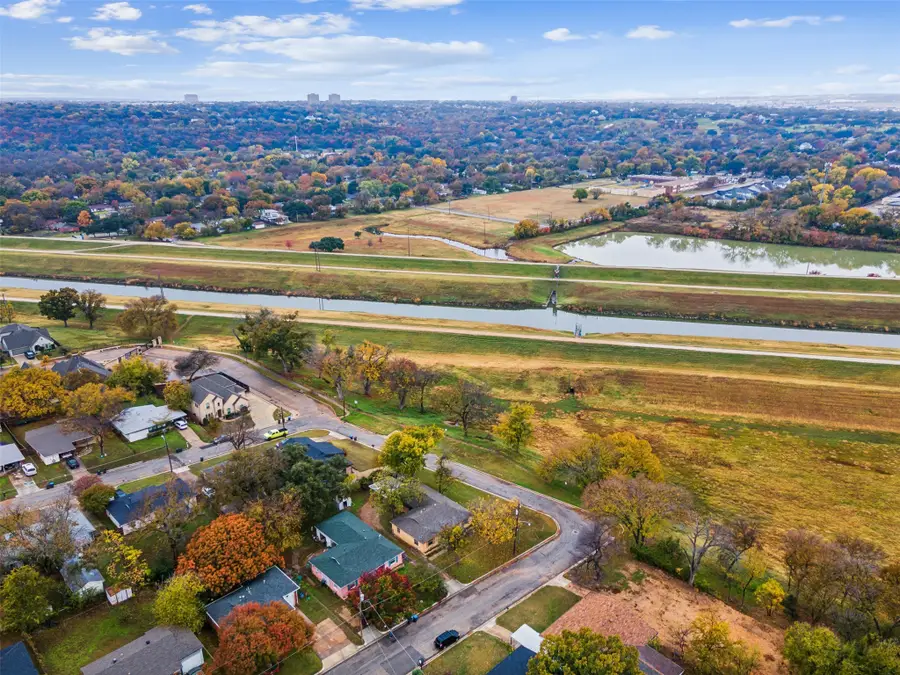 5317 Red Bud Lane, Fort Worth, TX 76114 - Image #3