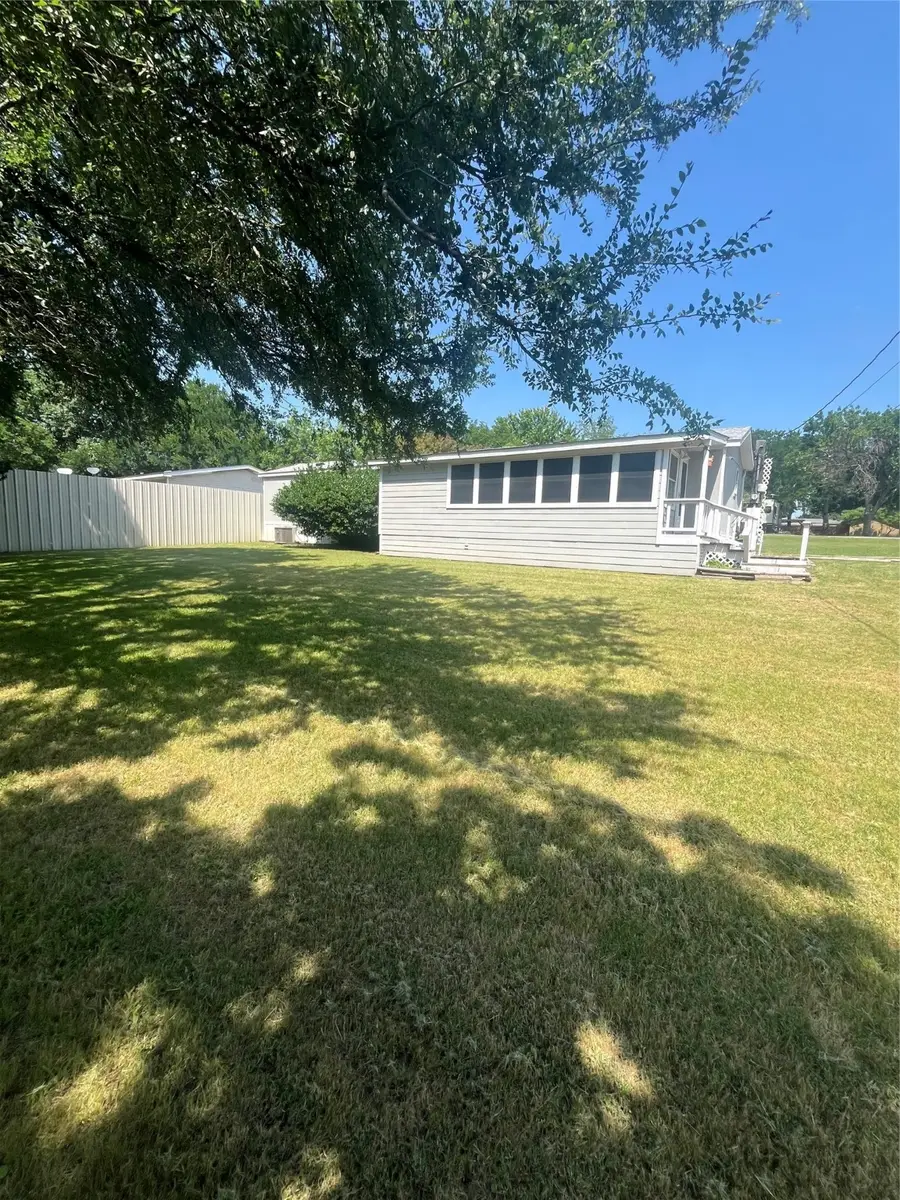 648 Quail Creek Circle, Pottsboro, TX 75076 - Image #3