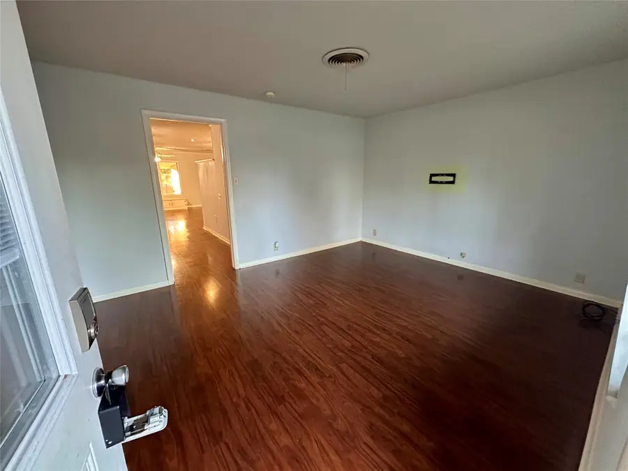 107 N Arkansas Street, Seymour, TX 76380 - Image #2