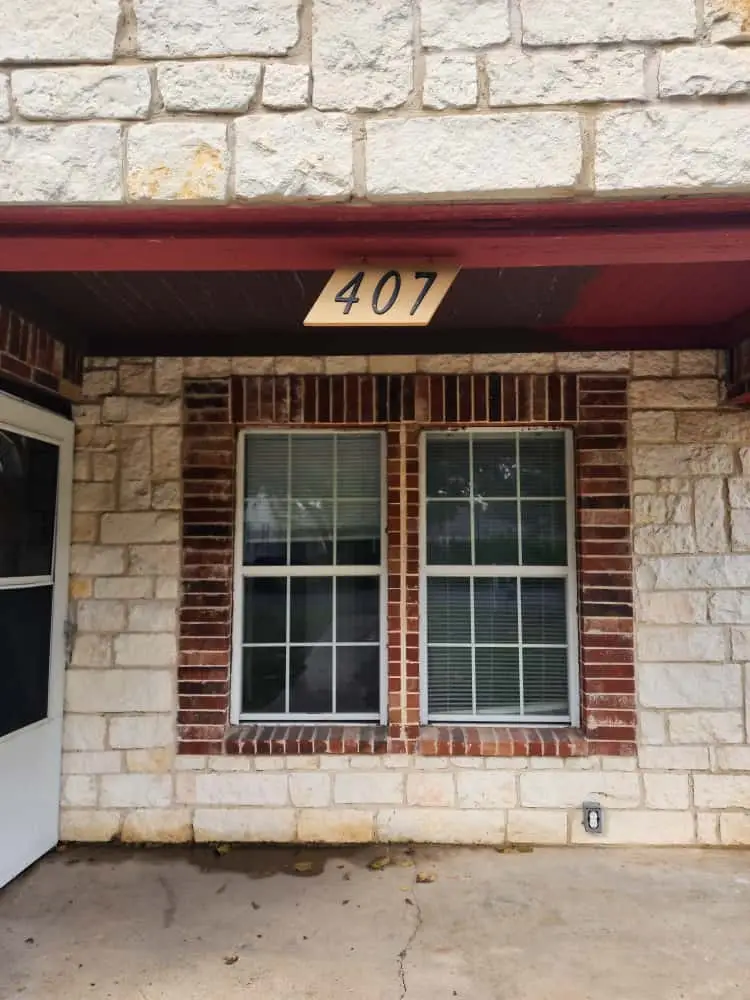 407 E Hughes Street, Collinsville, TX 76233 - Image #2