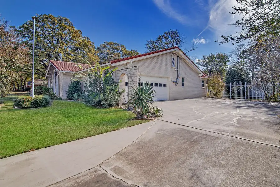 849 Wheelwood, Hurst, TX 76053 - Image #3