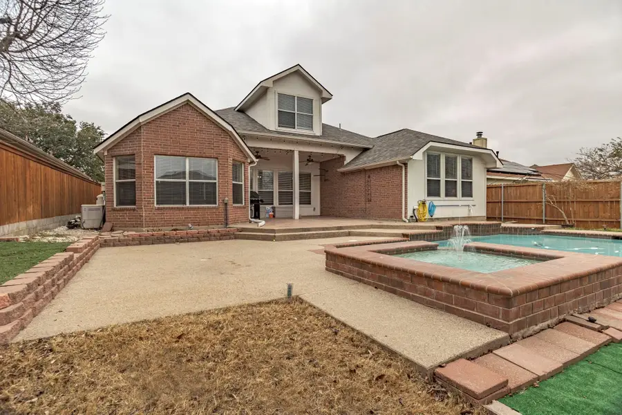 5162 Brook Meadow Lane, Fort Worth, TX 76133 - Image #2