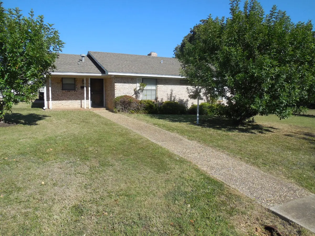 820 Walnut Street, Ranger, TX 76470 - Image #1