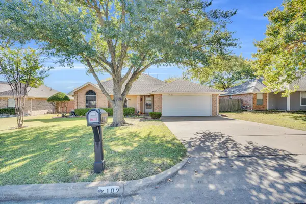 102 Modene Avenue, Waxahachie, TX 75165