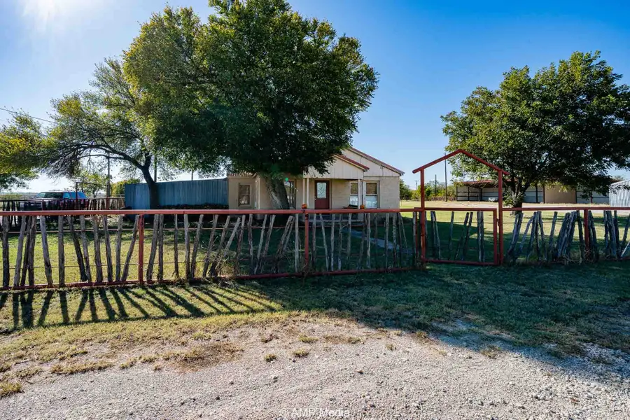 507 E Chestnut, Throckmorton, TX 76483 - Image #2
