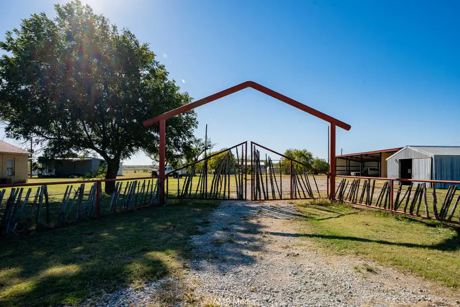 507 E Chestnut, Throckmorton, TX 76483 - Image #3