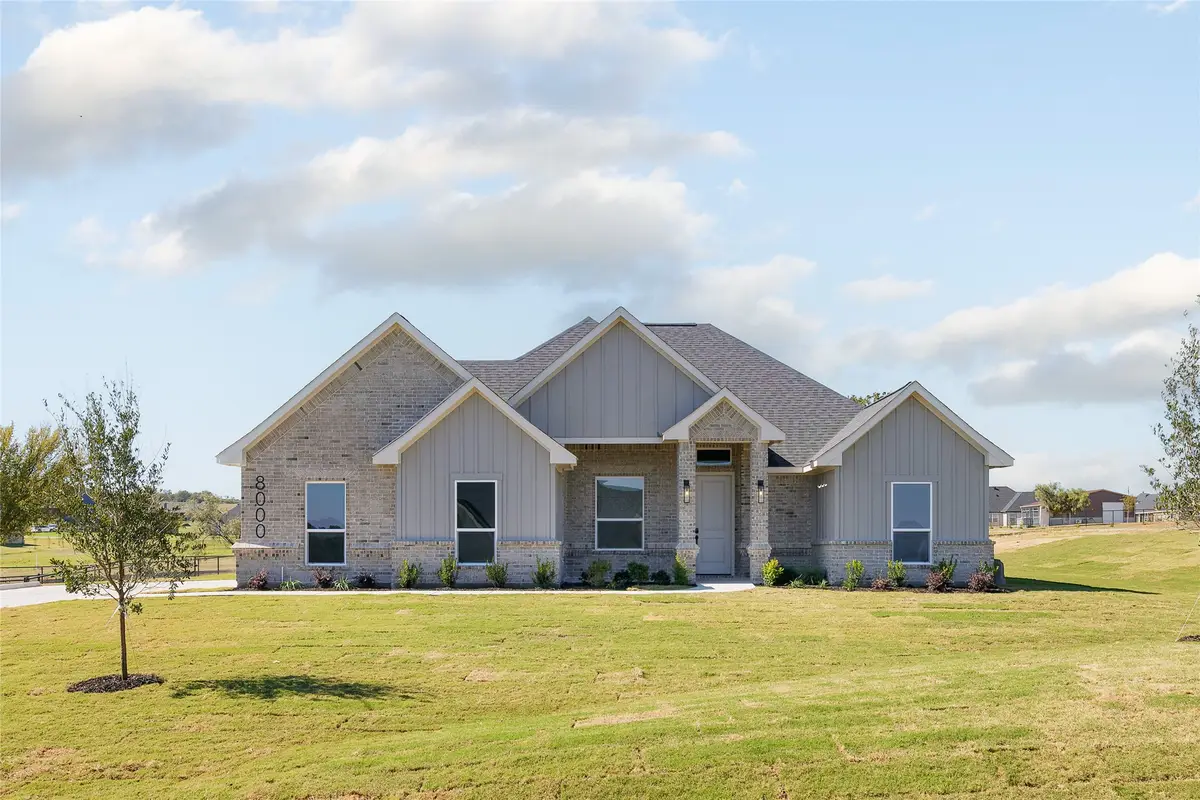 8000 Ranch View Place, Springtown, TX 76082 - Image #1
