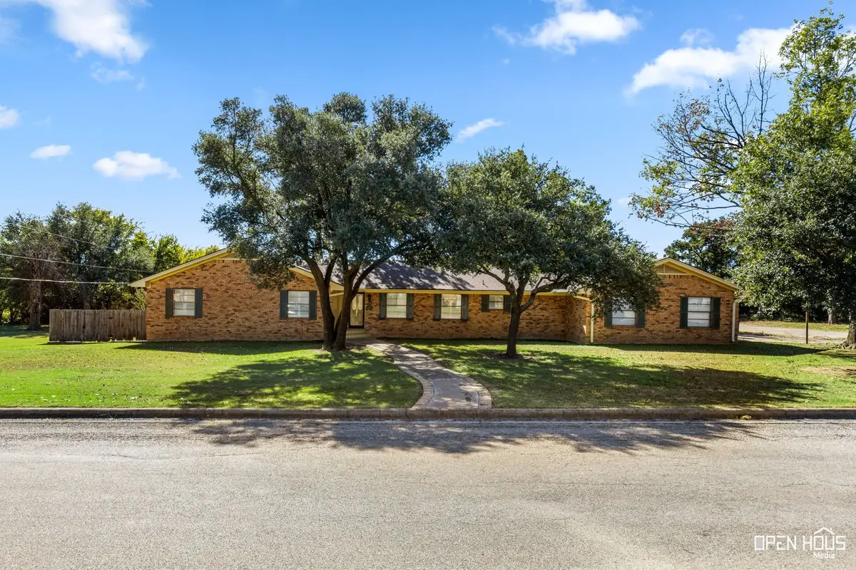 1701 E Spring Street, Henrietta, TX 76365 - Image #1