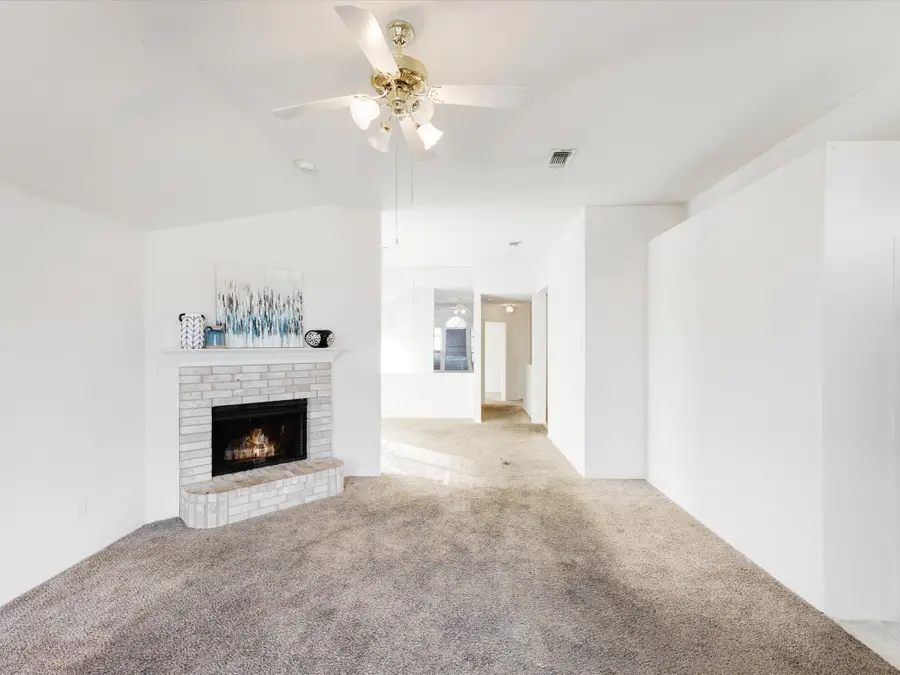 713 Azalea Lane, Cedar Hill, TX 75104 - Image #2