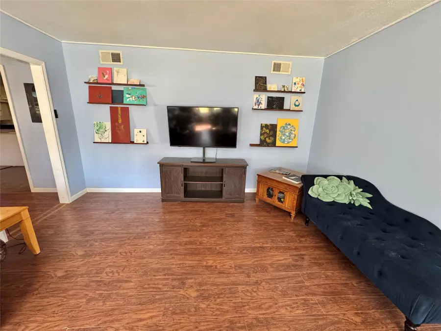 724 S Rusk Street, Gainesville, TX 76240 - Image #3