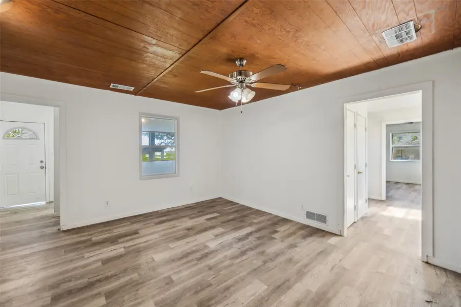 9242 Green Springs Circle, Sanger, TX 76266 - Image #3