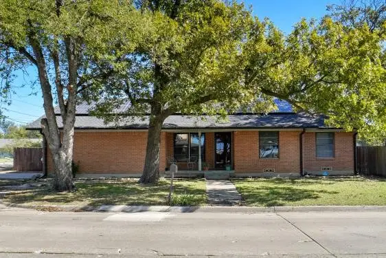 612 N 10th Street, Sanger, TX 76266 - Image #1