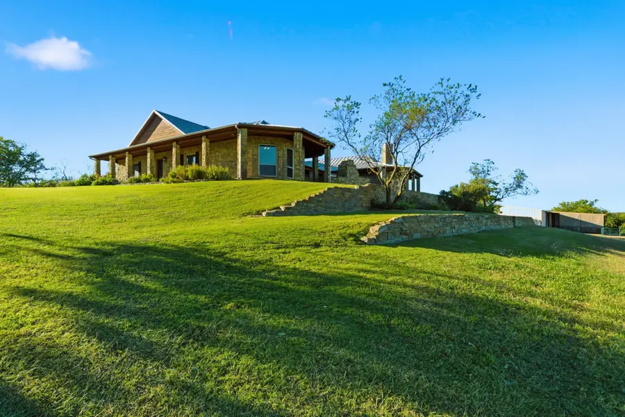 135 Serrano Court, Weatherford, TX 76087 - Image #3