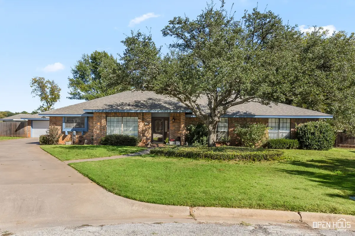 108 Northwood, Henrietta, TX 76365 - Image #1